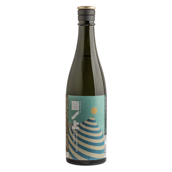 Fuji Takasago - Kumo-no-Ue Mt. Fuji Fukuryusui-jikomi Tokubetsu Junmai (720mL)