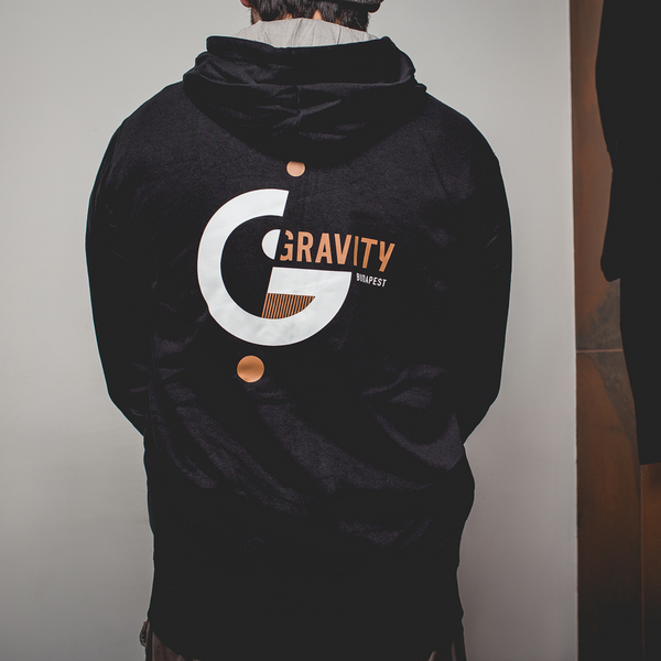 Gravity - Cipzáras kapucnis pulóver (fekete)